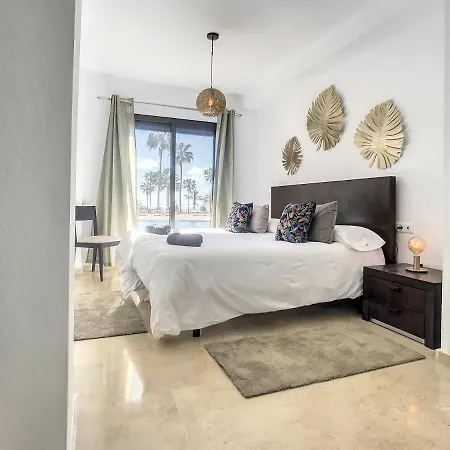 Duquesa Superb Seafront Marina Real Appartement Manilva